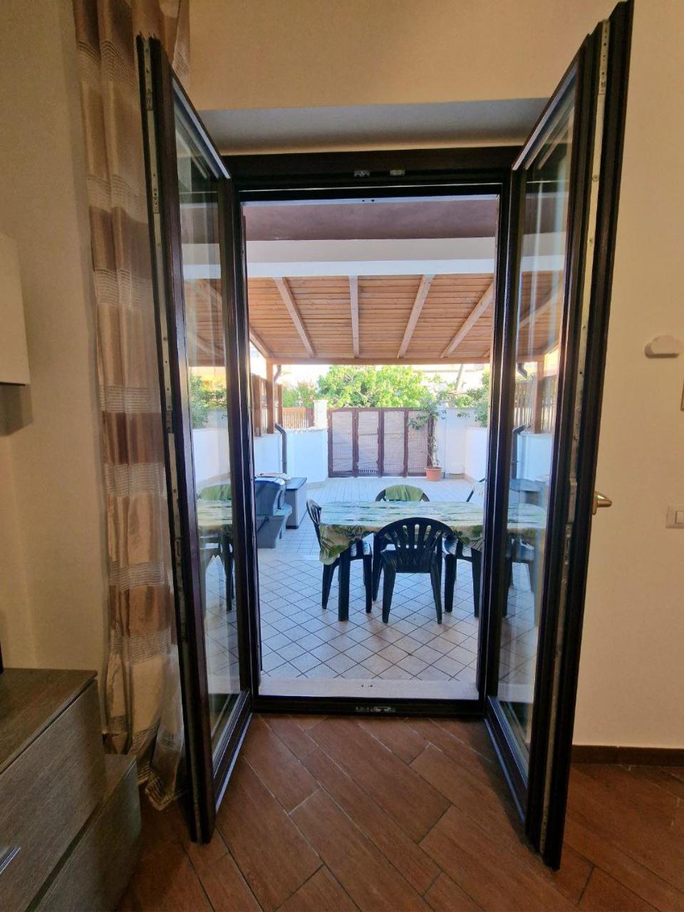 Domus Livio, 7 Min Fco Airport, Free Wifi, Garden Apartment, 2 Tv Hd Фьюмичино Экстерьер фото
