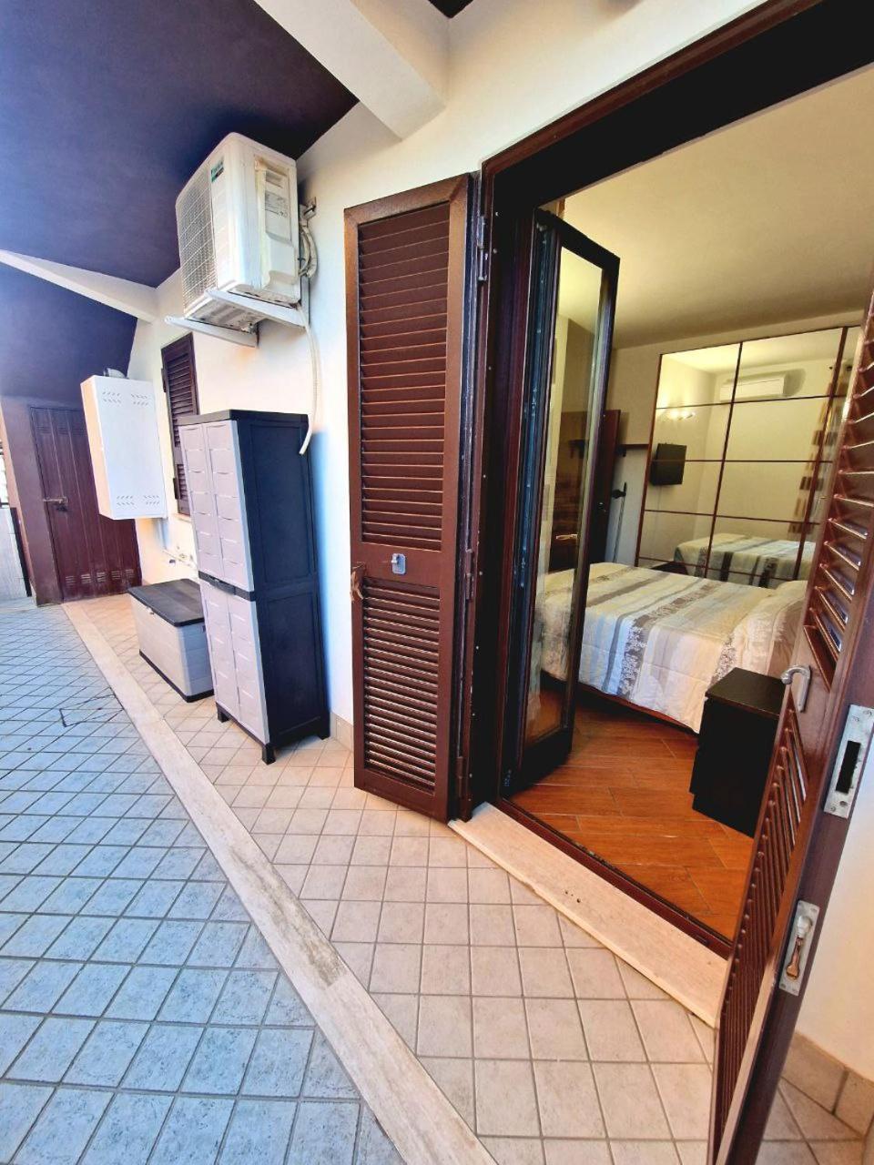 Domus Livio, 7 Min Fco Airport, Free Wifi, Garden Apartment, 2 Tv Hd Фьюмичино Экстерьер фото