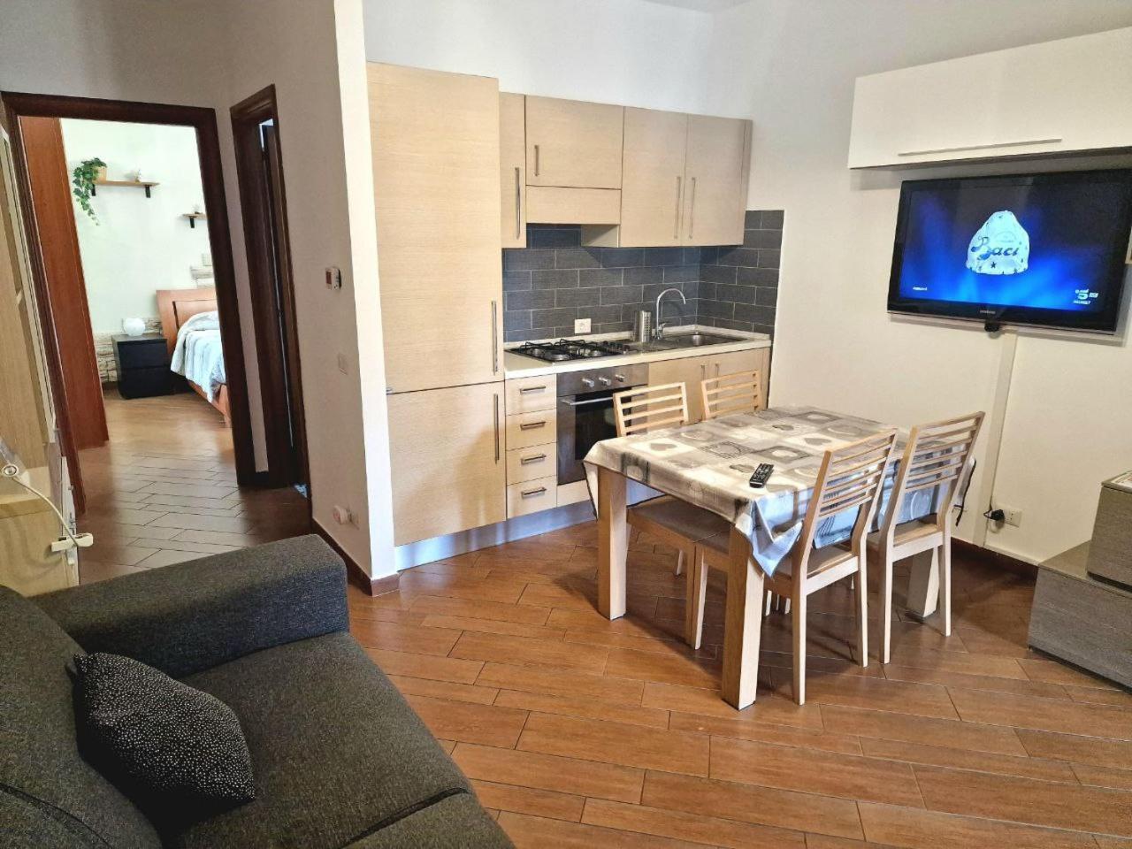 Domus Livio, 7 Min Fco Airport, Free Wifi, Garden Apartment, 2 Tv Hd Фьюмичино Экстерьер фото