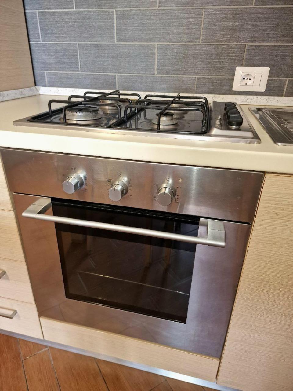 Domus Livio, 7 Min Fco Airport, Free Wifi, Garden Apartment, 2 Tv Hd Фьюмичино Экстерьер фото