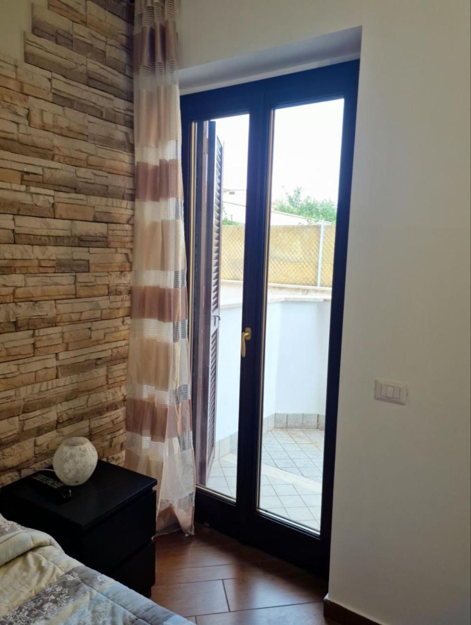 Domus Livio, 7 Min Fco Airport, Free Wifi, Garden Apartment, 2 Tv Hd Фьюмичино Экстерьер фото