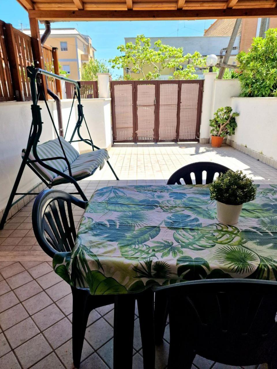 Domus Livio, 7 Min Fco Airport, Free Wifi, Garden Apartment, 2 Tv Hd Фьюмичино Экстерьер фото